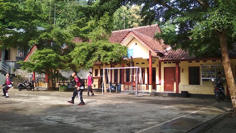 Pondok Pesantren Al-Kautsar Banjar yang ada di Kota Banjar