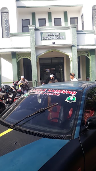 Pondok Pesantren Gudang Pasantren yang ada di Kota Tasikmalaya