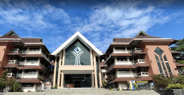 Pendaftaran Penerimaan Mahasiswa Baru UII - Data Pendidikan