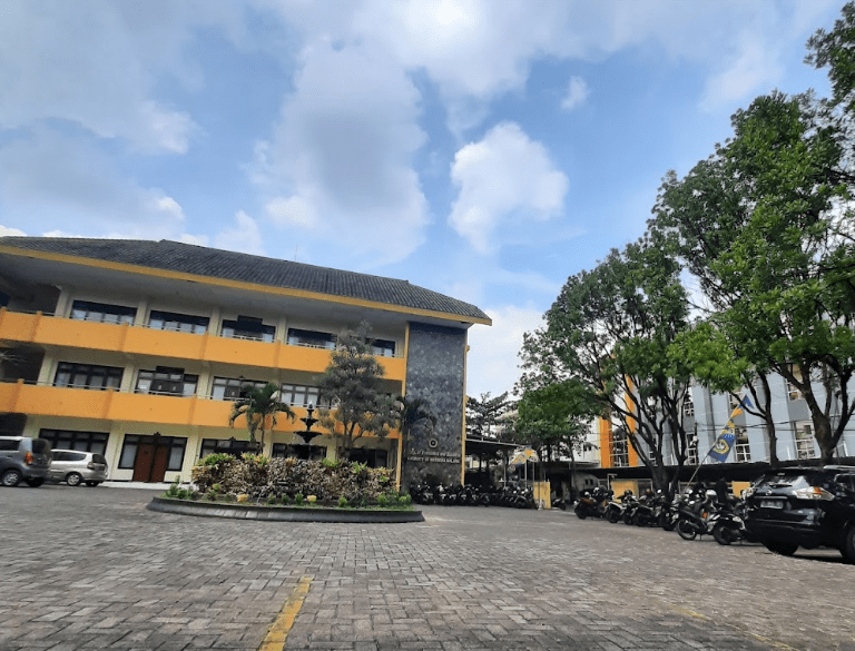 Tentang Universitas Merdeka Malang